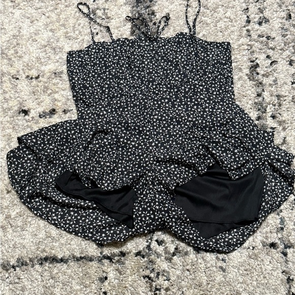 Trixxi Monochrome Floral JumpDress/Skort - Picture 5 of 9